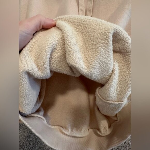 Alo Yoga Accolade Hoodie in Macadamia - Picture 11 of 12